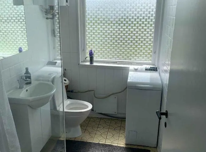 Quietly Located Close To The Sea *